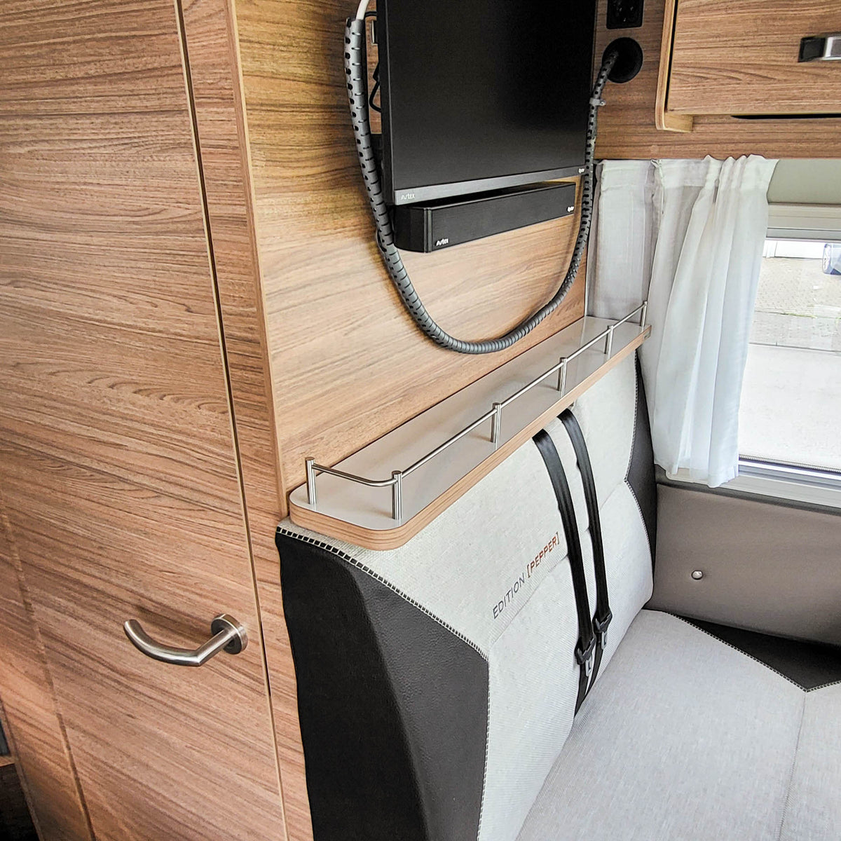 Ablageboard für Weinsberg Pepper Edition auf Mercedes Basis