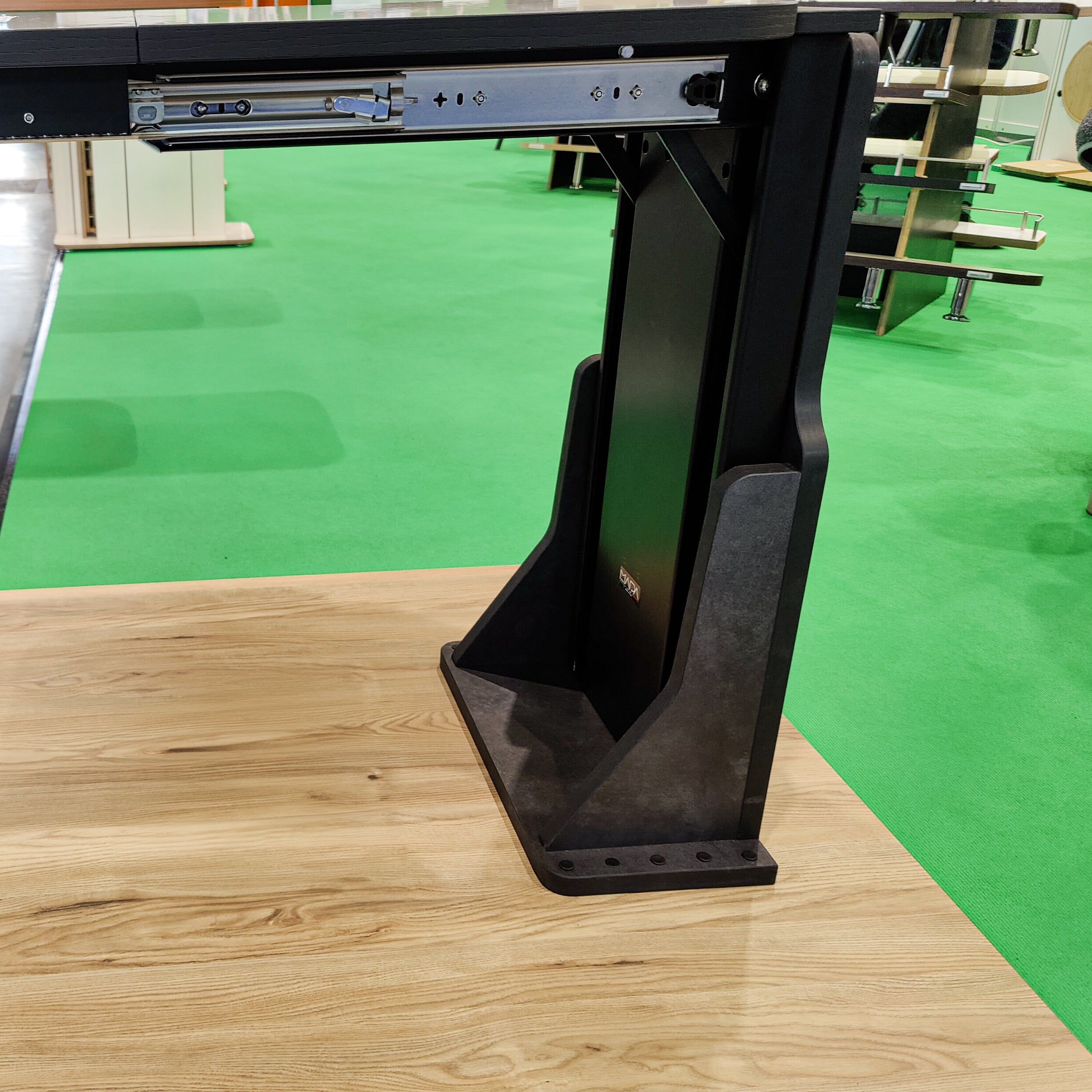 Floating table for panel vans and campervans