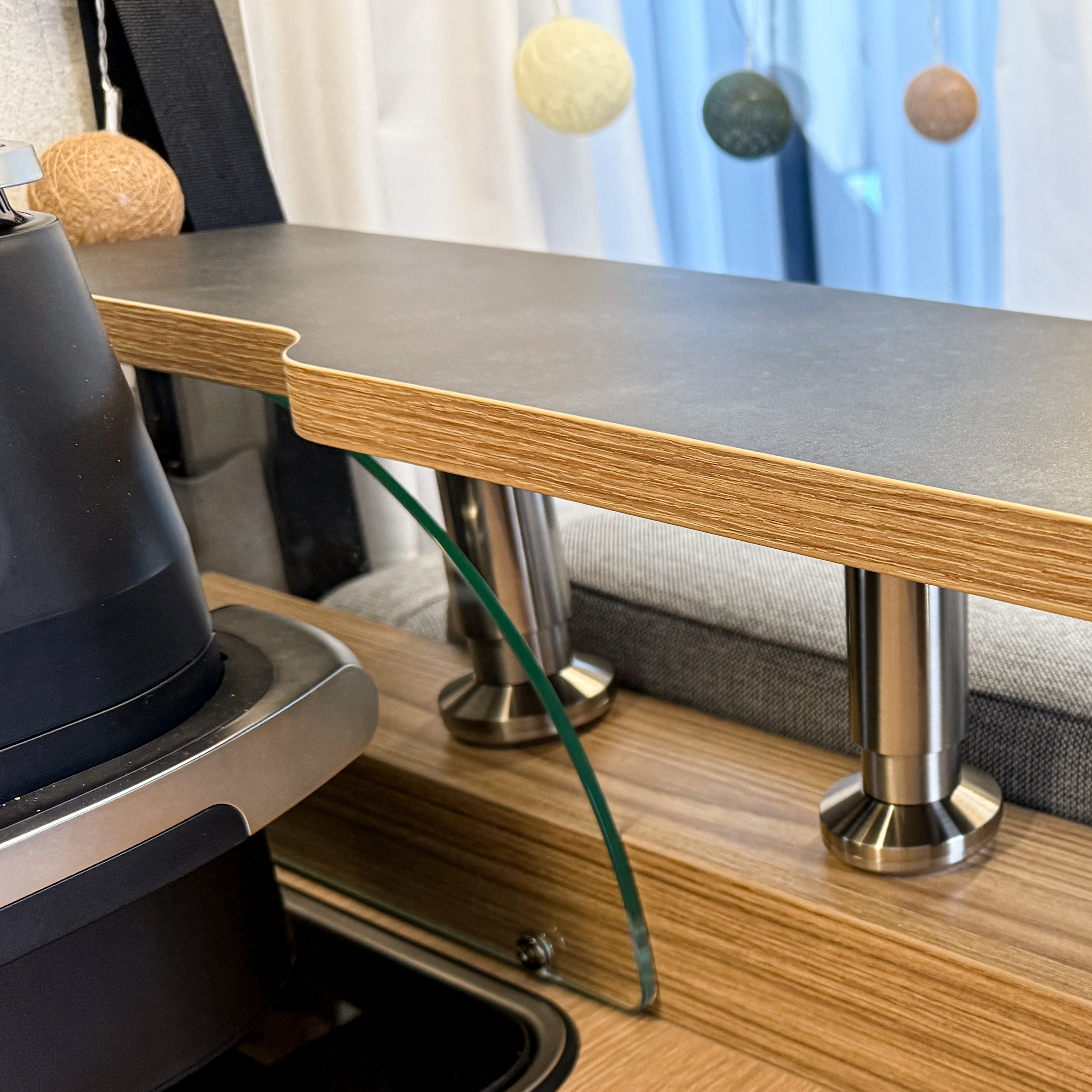 Tray for Mooveo (available starting in 2026) with a cutout for the stove cover