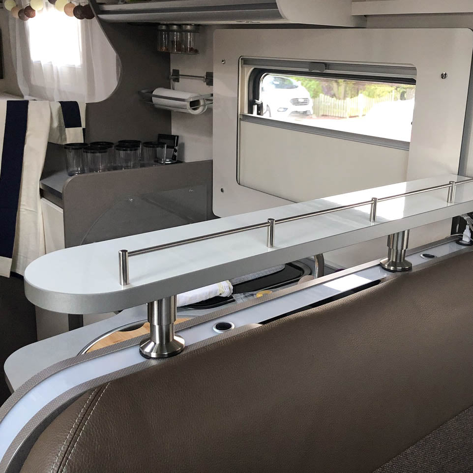 3063-Ablageboard für Sunlight Modelle von 2018-2022 - Hochglanzweiß mit Kante in Grau/Anthrazit / mit Reling