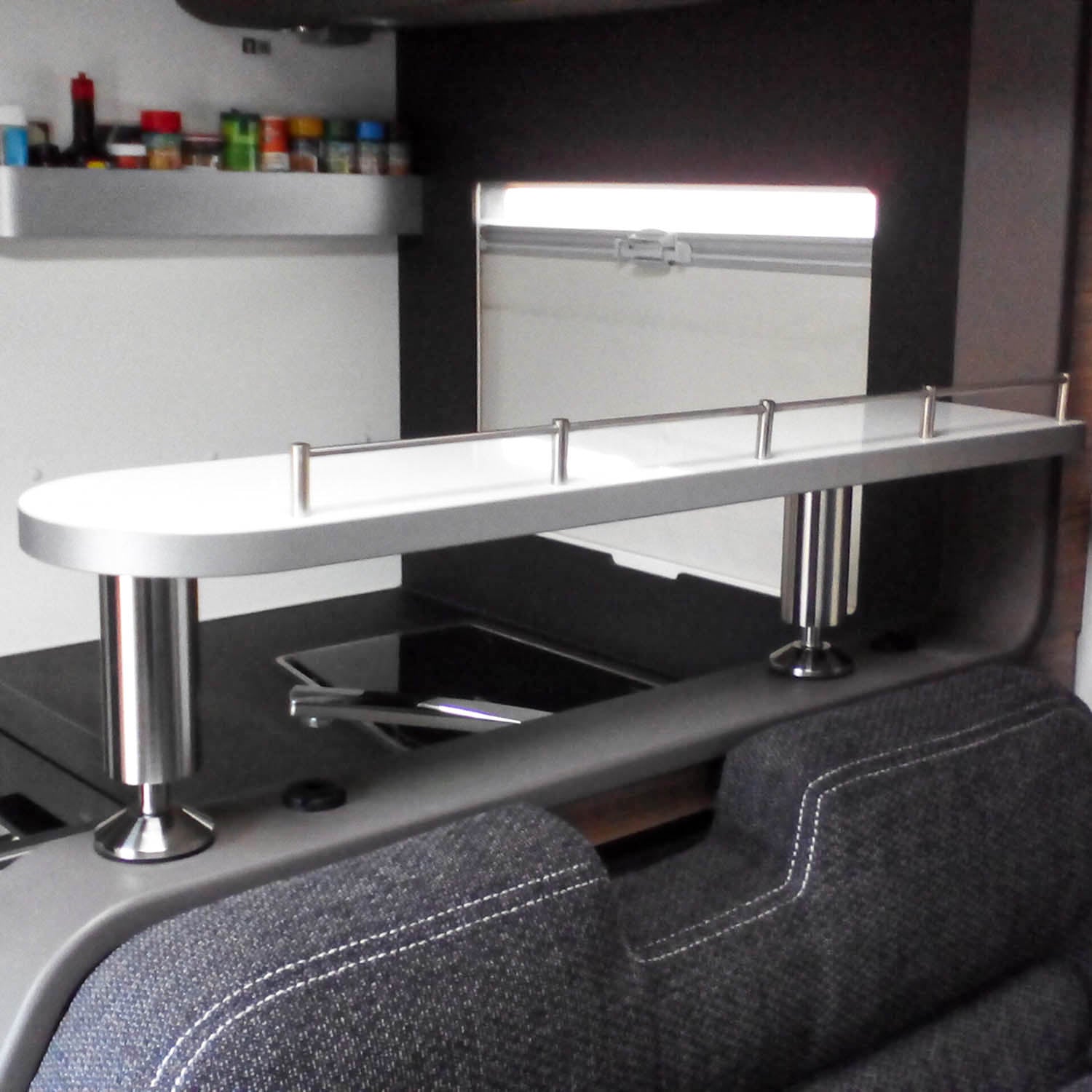 3071-Ablageboard für Adria XL Modelle - Hochglanzweiß mit Kante in Grau/Anthrazit / mit Reling