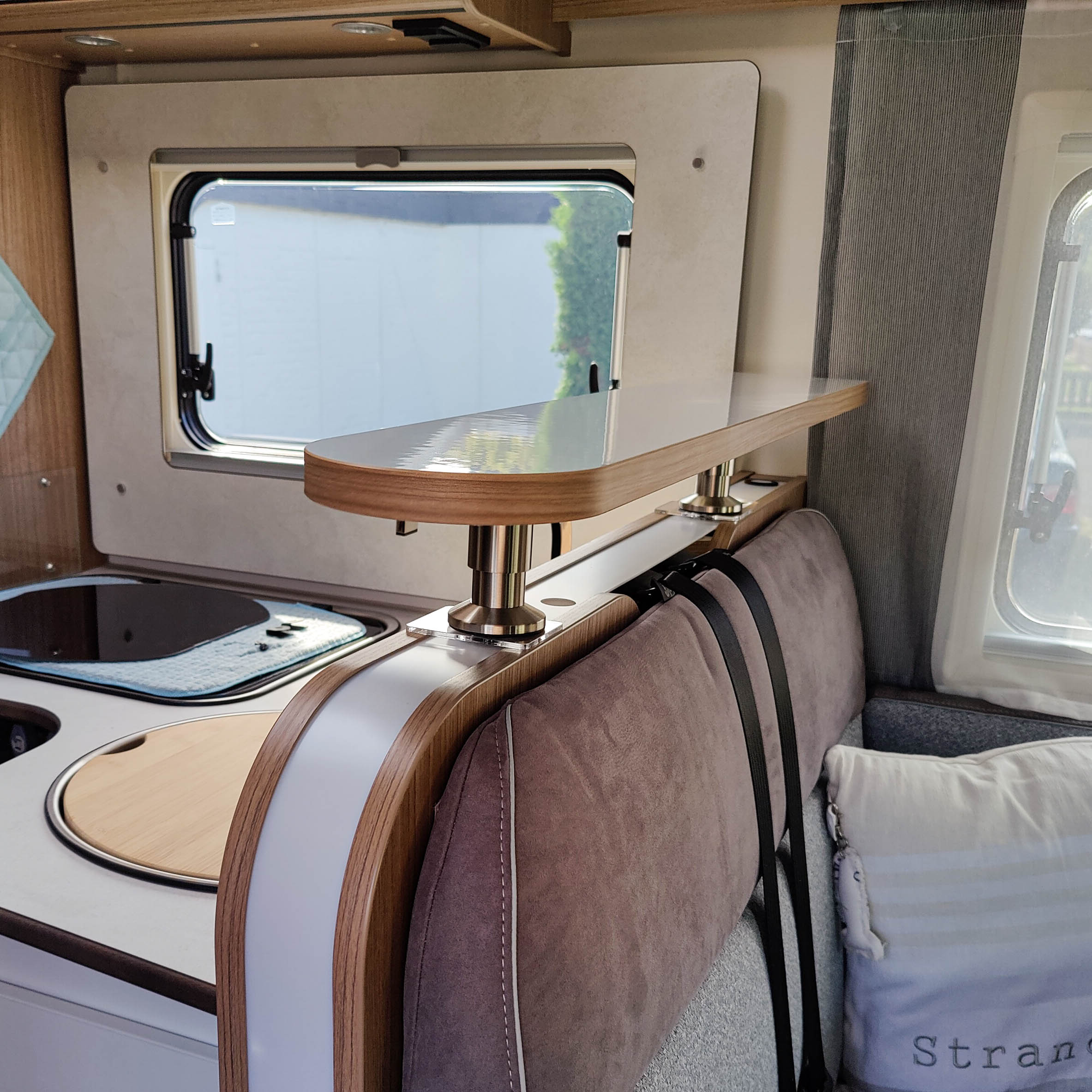 3067-Ablageboard für Carado Modelle von 2018 bis 2022 - Hochglanzweiß mit Kante in Rüster Salisbury / ohne Reling