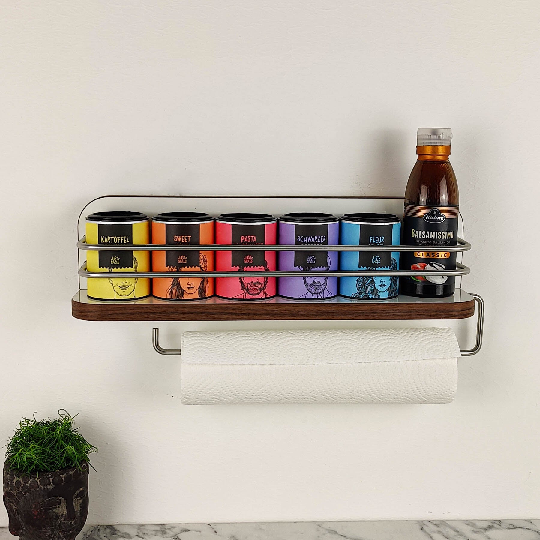 #farbe_Hochglanzweiß mit Kante in Madison Walnut und Edelstahlreling