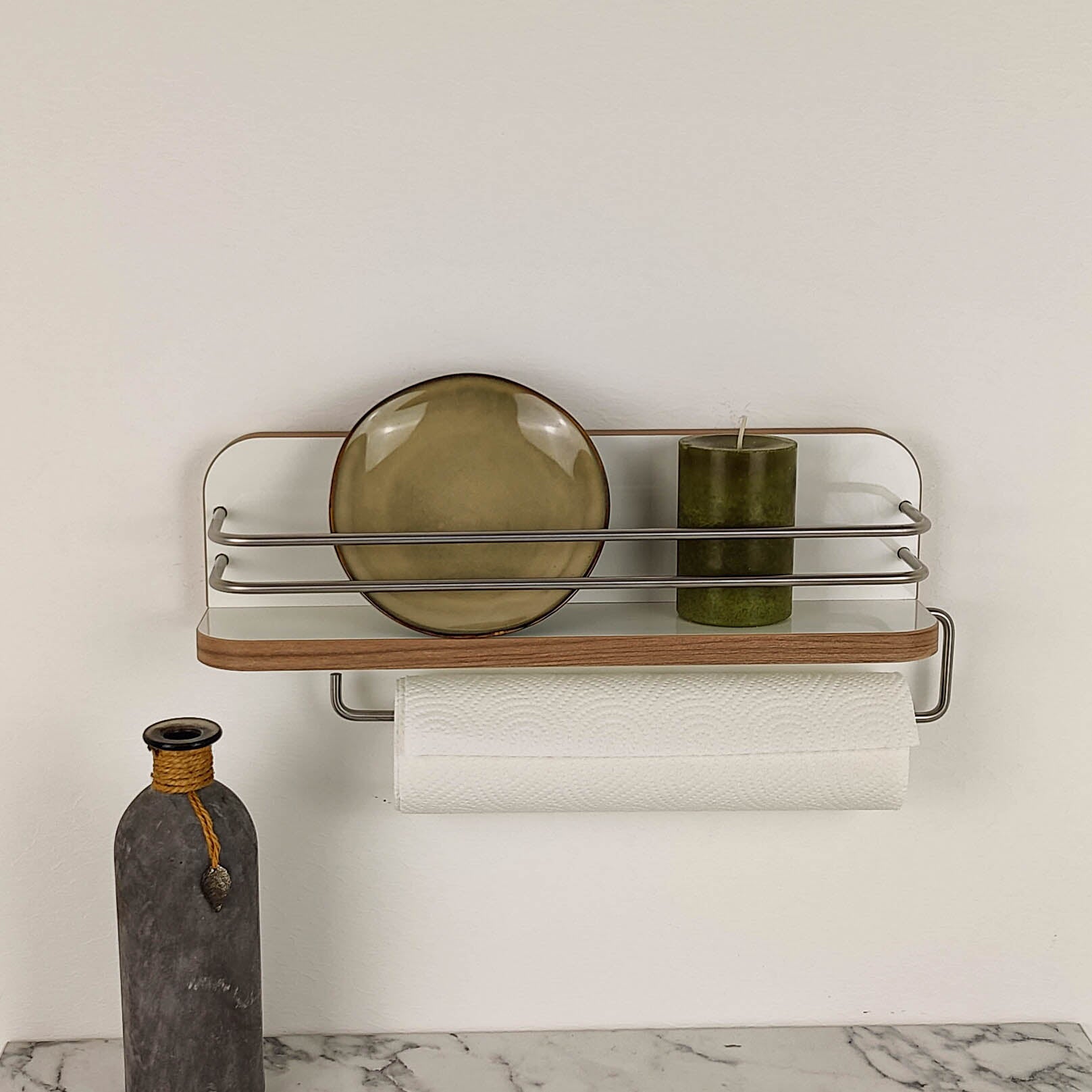 #farbe_Hochglanzweiß mit Kante in Kirsche/Havanna und Edelstahlreling