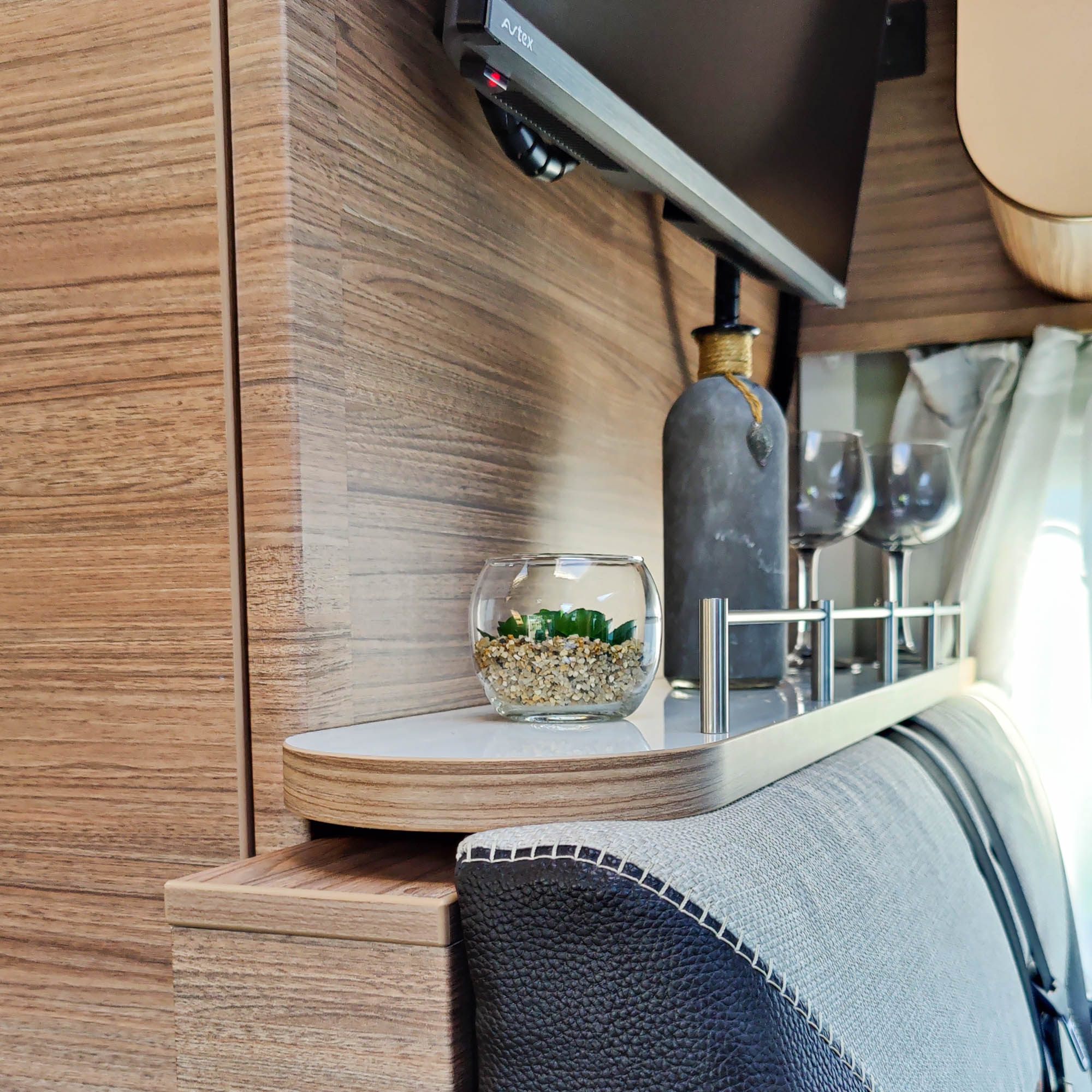 Farbvariante Kirsche Havanna für Knaus