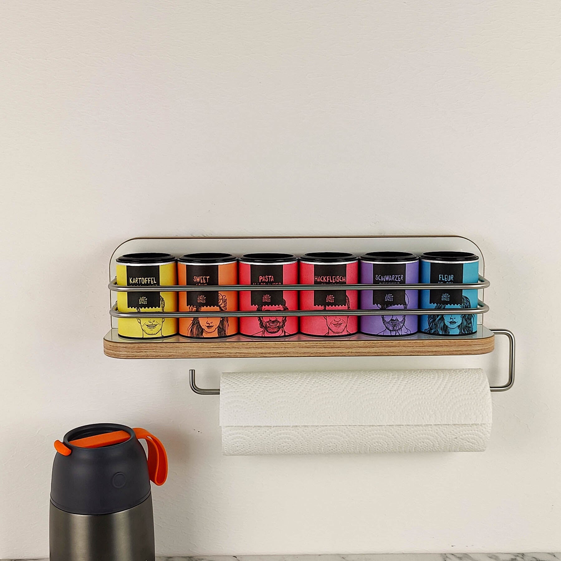 #farbe_Hochglanzweiß mit Kante in Rüster Salisbury und Edelstahlreling