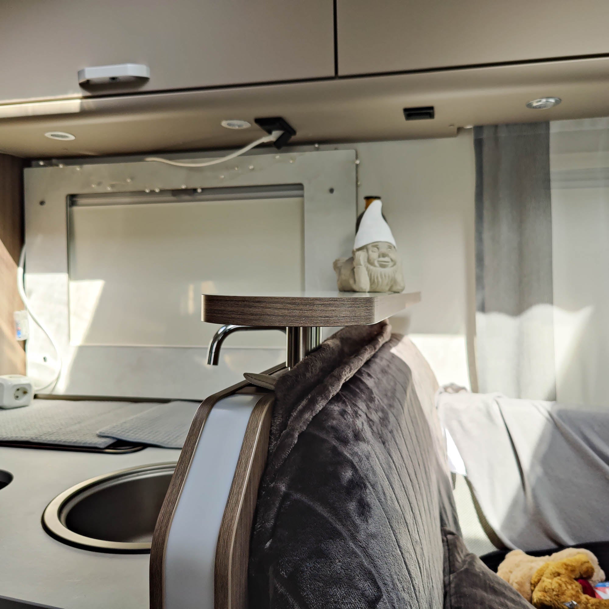 Farbvariante Ulme Trüffel Ablageboard Carado