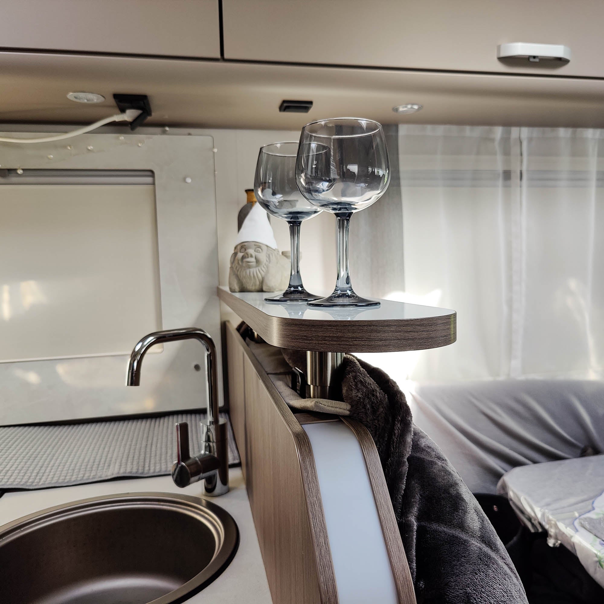 Farbvariante UT für Sunlight Ablageboard