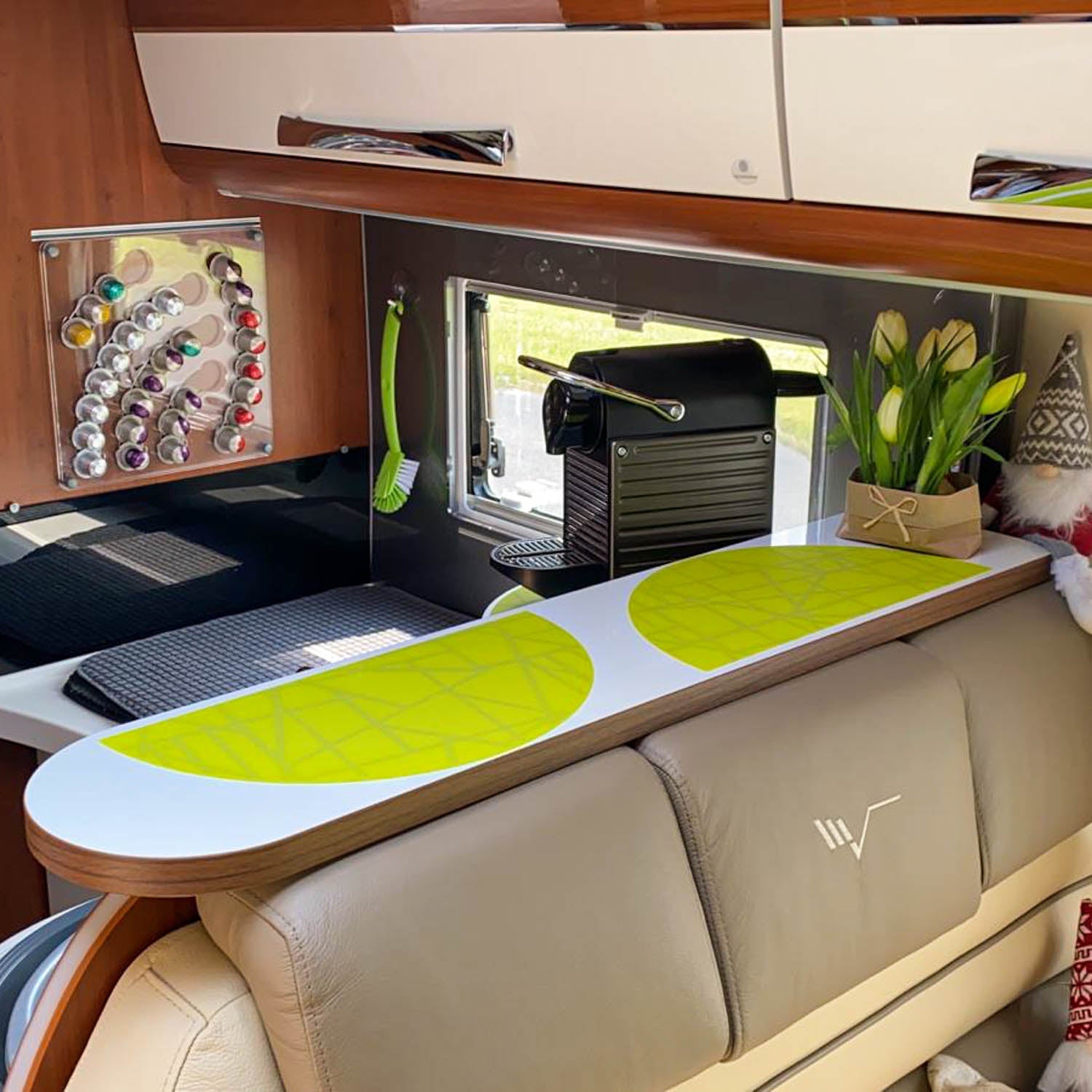 Ablageboard für Mobilvetta K-Yacht Tekno Line ab 2018 mit L-Sitzgruppe