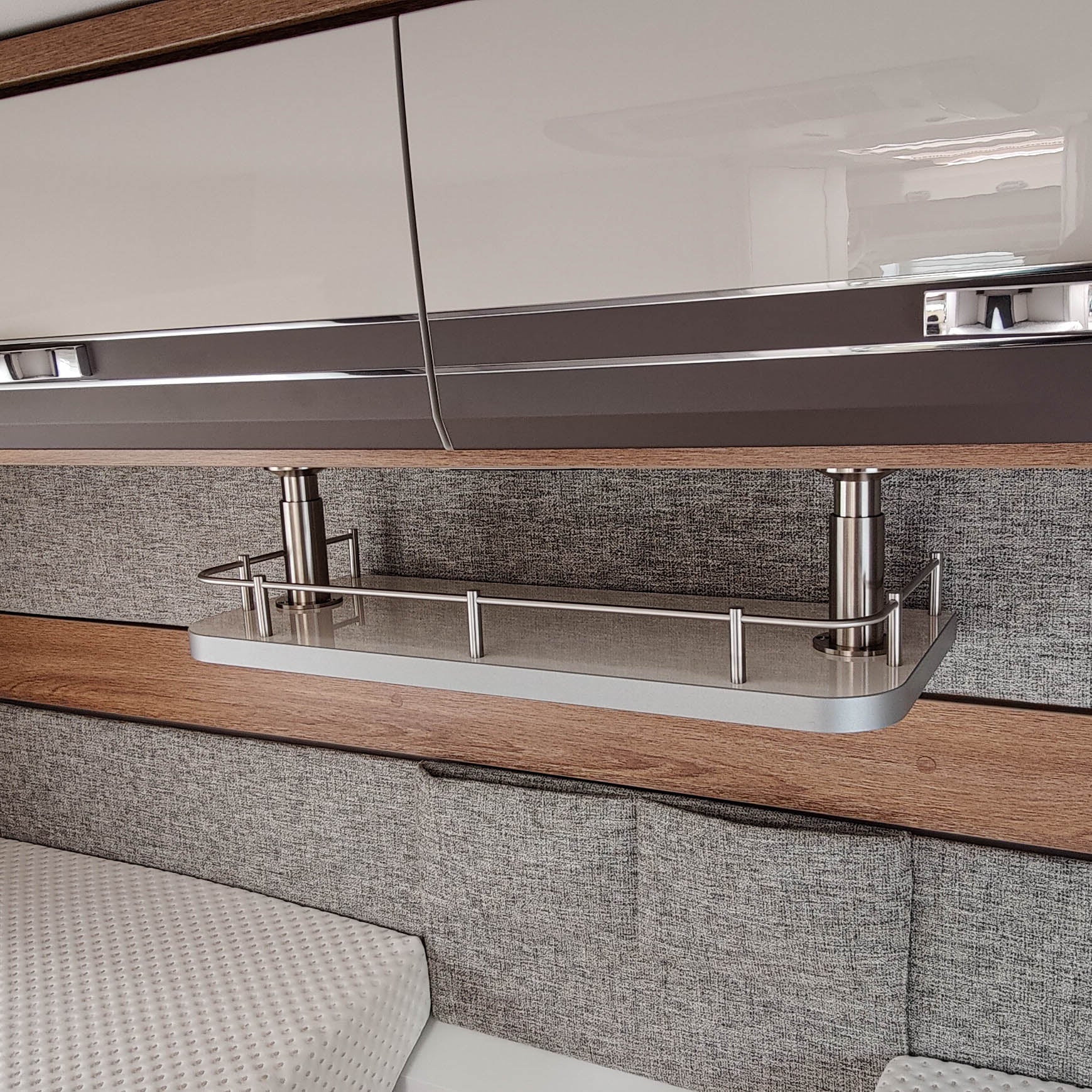 #farbe_Hochglanzweiß mit Kante in Grau/Anthrazit