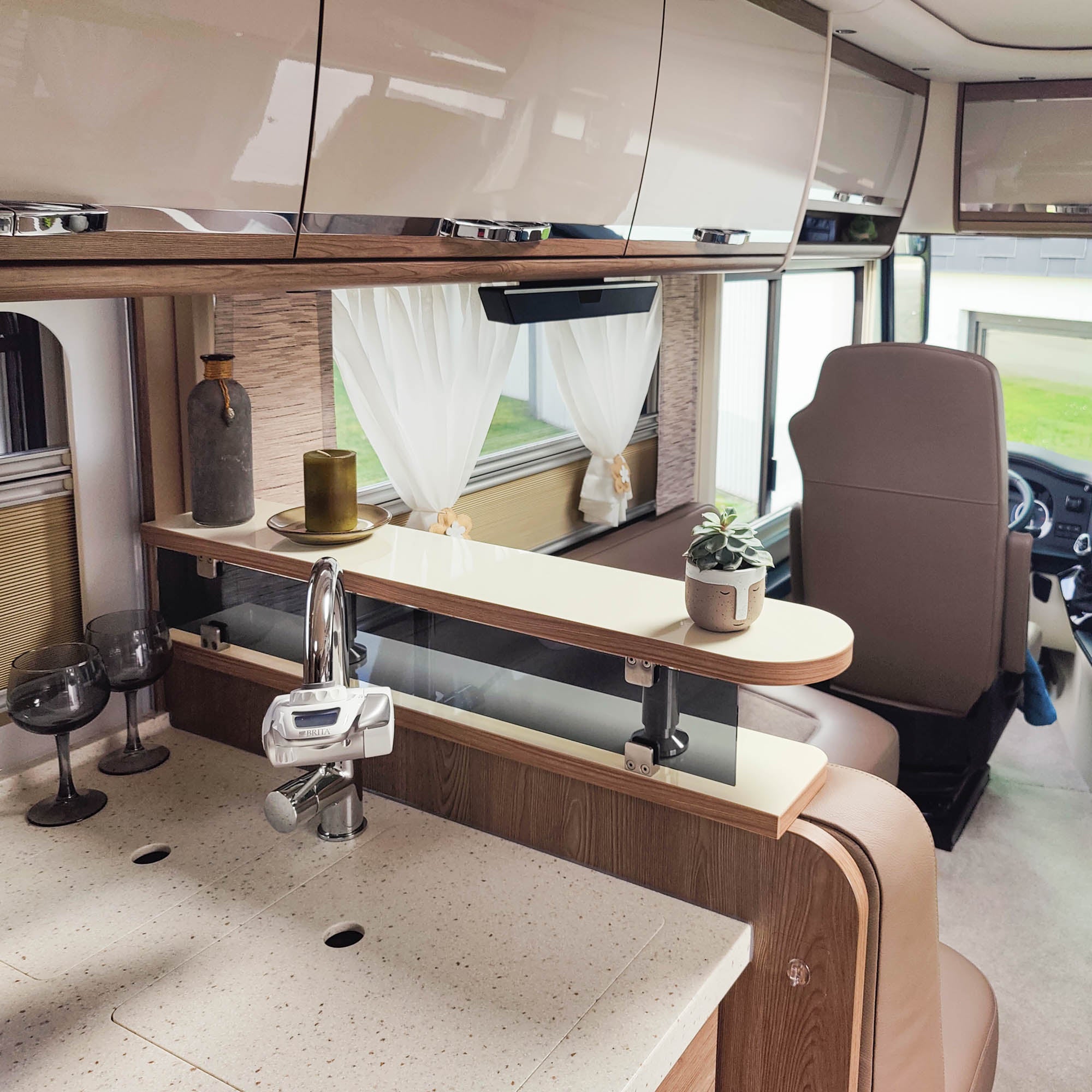 Ablagebaord in Morelo Küche ohne Reling