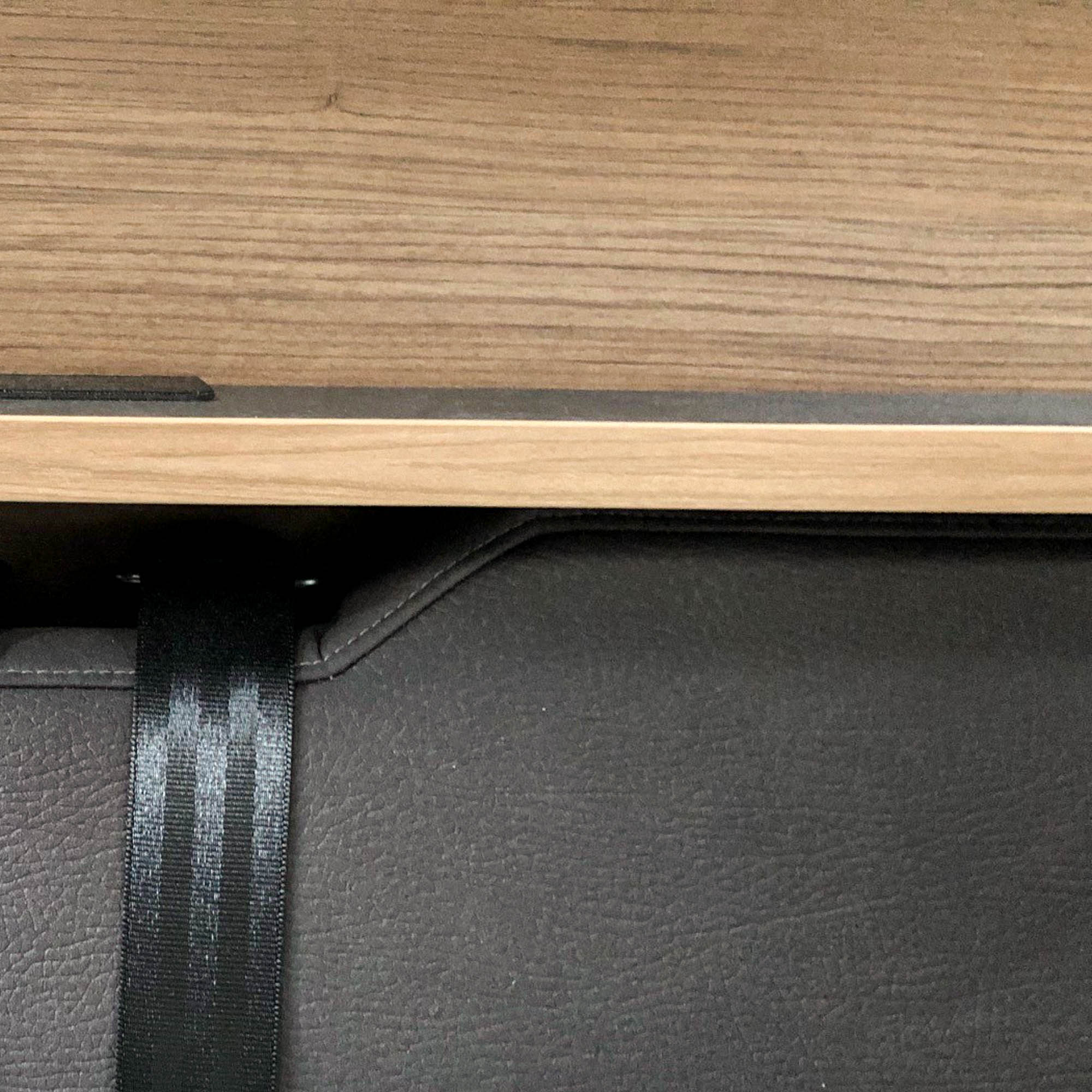 Ablageboard für Knaus Vansation auf Peugeot Basis