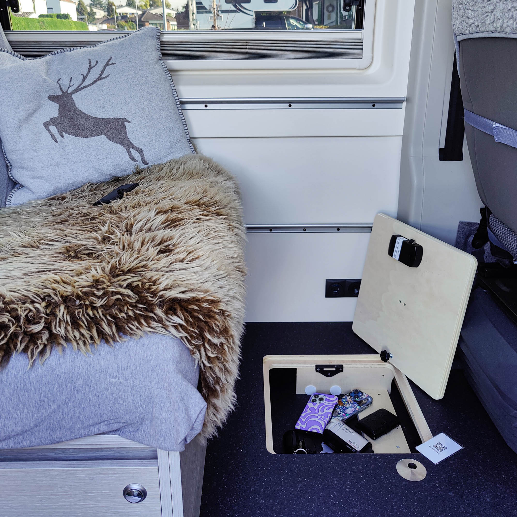 Schließsystem für die Bodenklappe im Wohnmobil